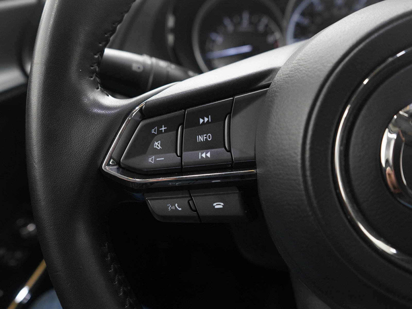 Used 2023 MAZDA CX-9 Touring image 26