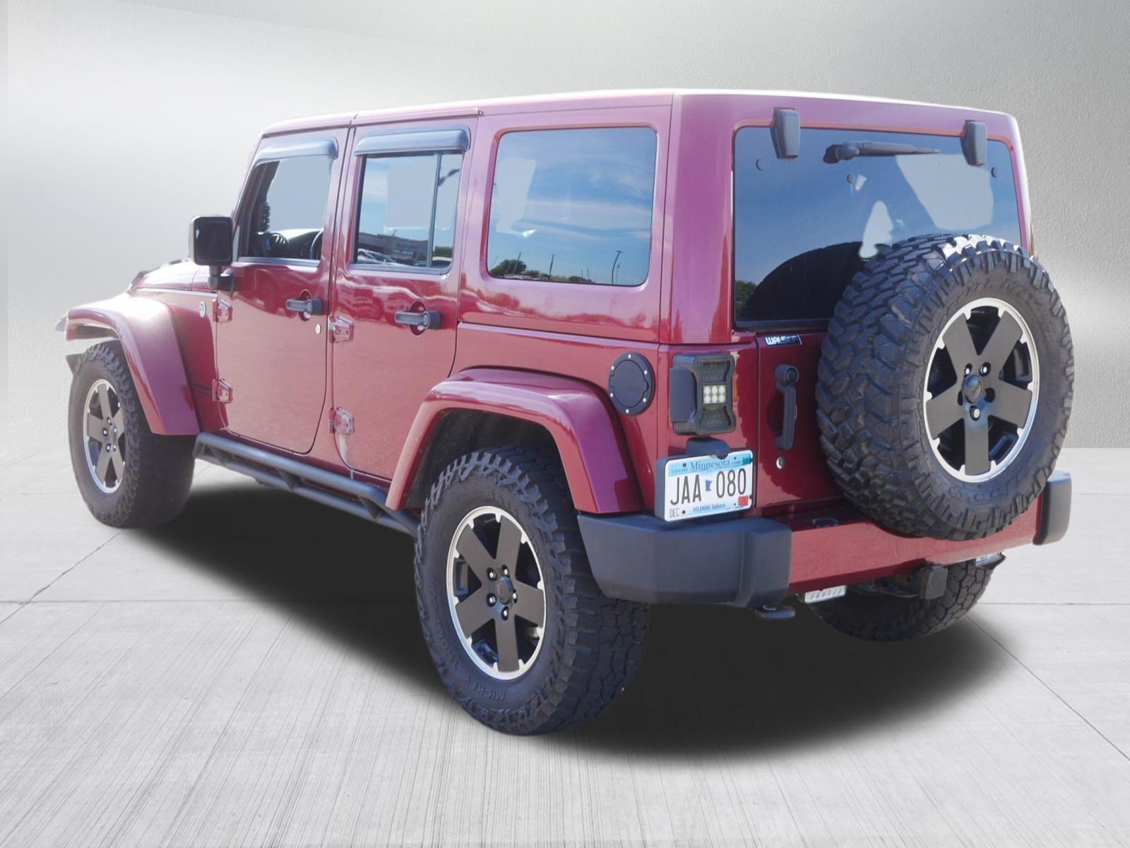 Used 2012 Jeep Wrangler Unlimited Sahara AWD/4WD image 5