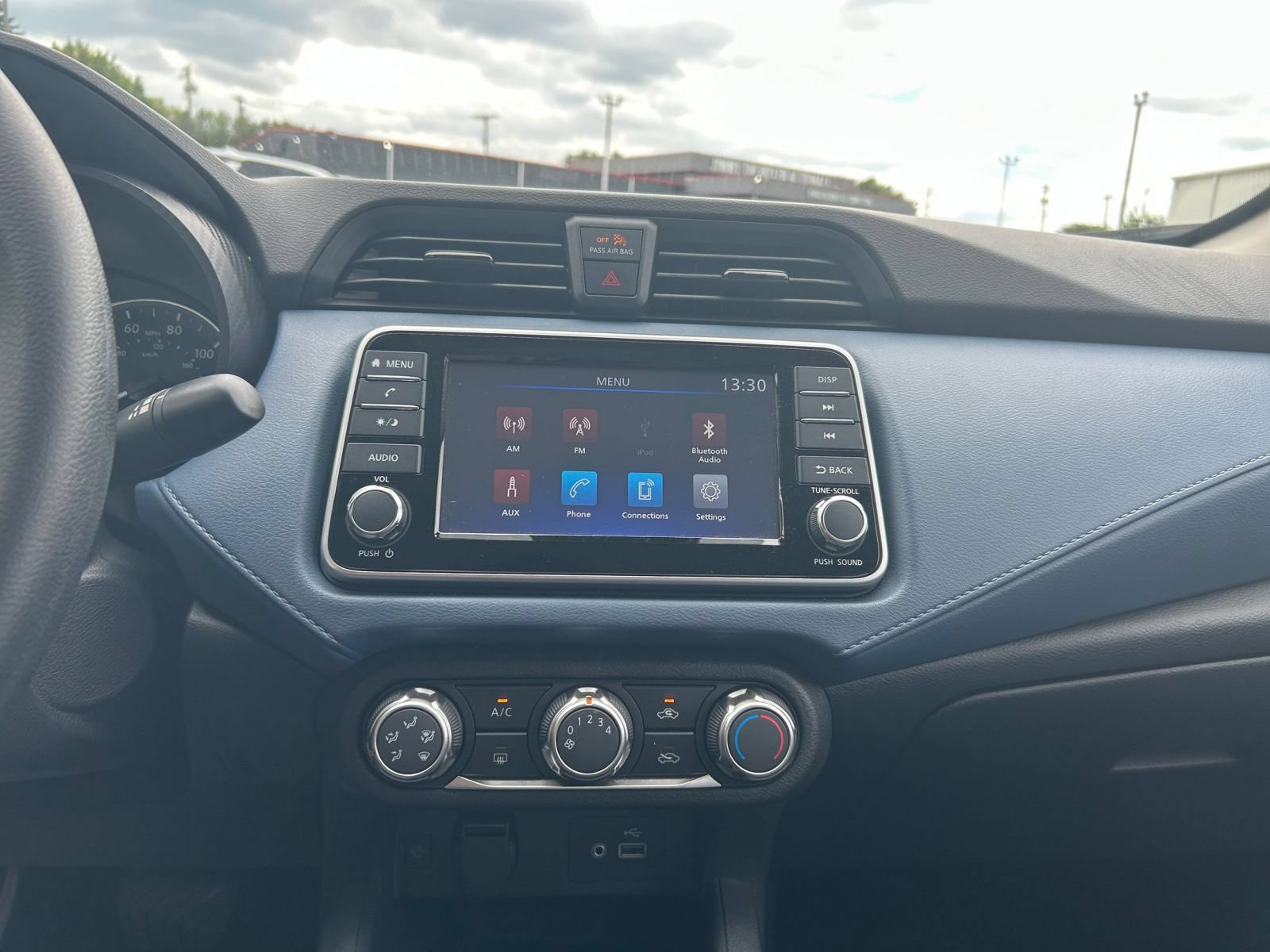Used 2025 Nissan Versa SV FWD image 17