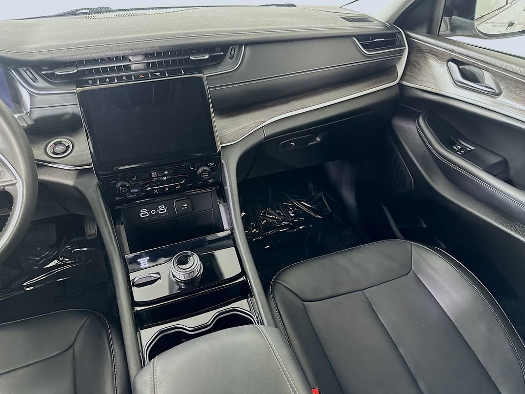 Used 2023 Jeep Grand Cherokee Limited AWD/4WD image 19
