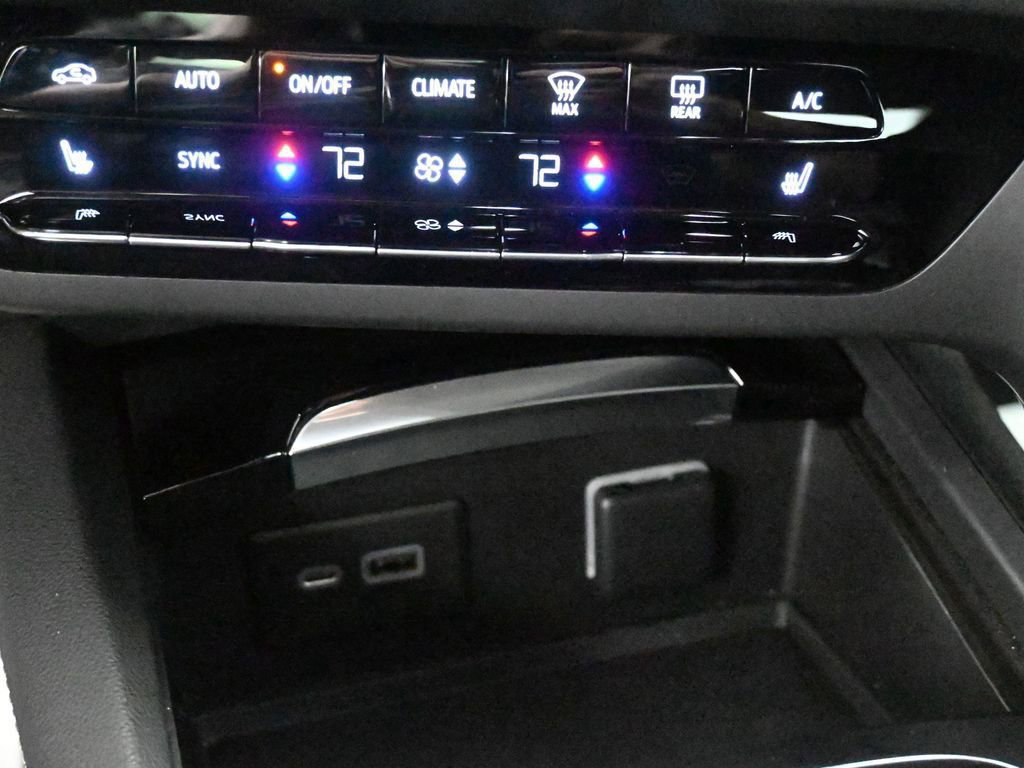 Used 2022 Buick Envision Preferred image 33