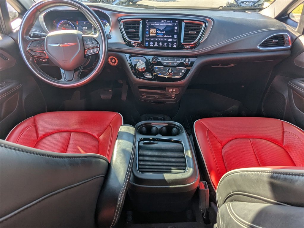 Used 2020 Chrysler Pacifica Limited w/ Quick Order Package 27H Red S image 17