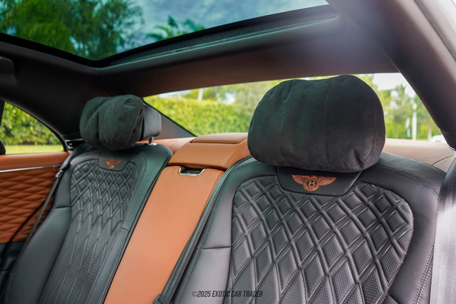 Used 2022 Bentley Flying Spur Plug-In Hybrid image 51