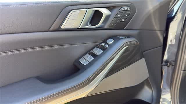Used 2020 BMW X7 xDrive40i w/ Premium Package AWD/4WD image 13