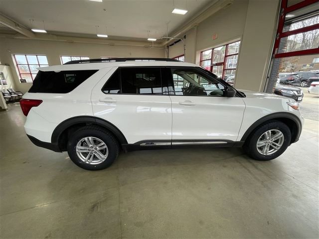 Used 2022 Ford Explorer XLT w/ Equipment Group 202A AWD/4WD image 8