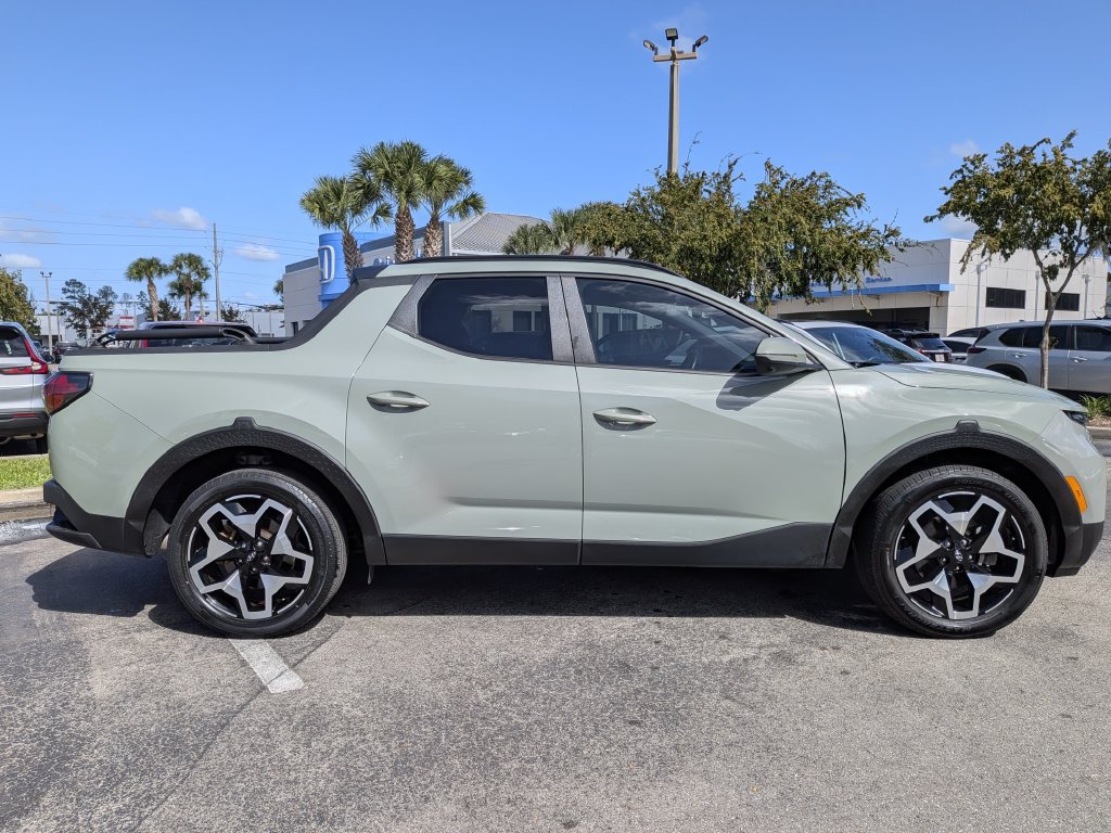 Used 2023 Hyundai Santa Cruz Limited AWD/4WD image 2
