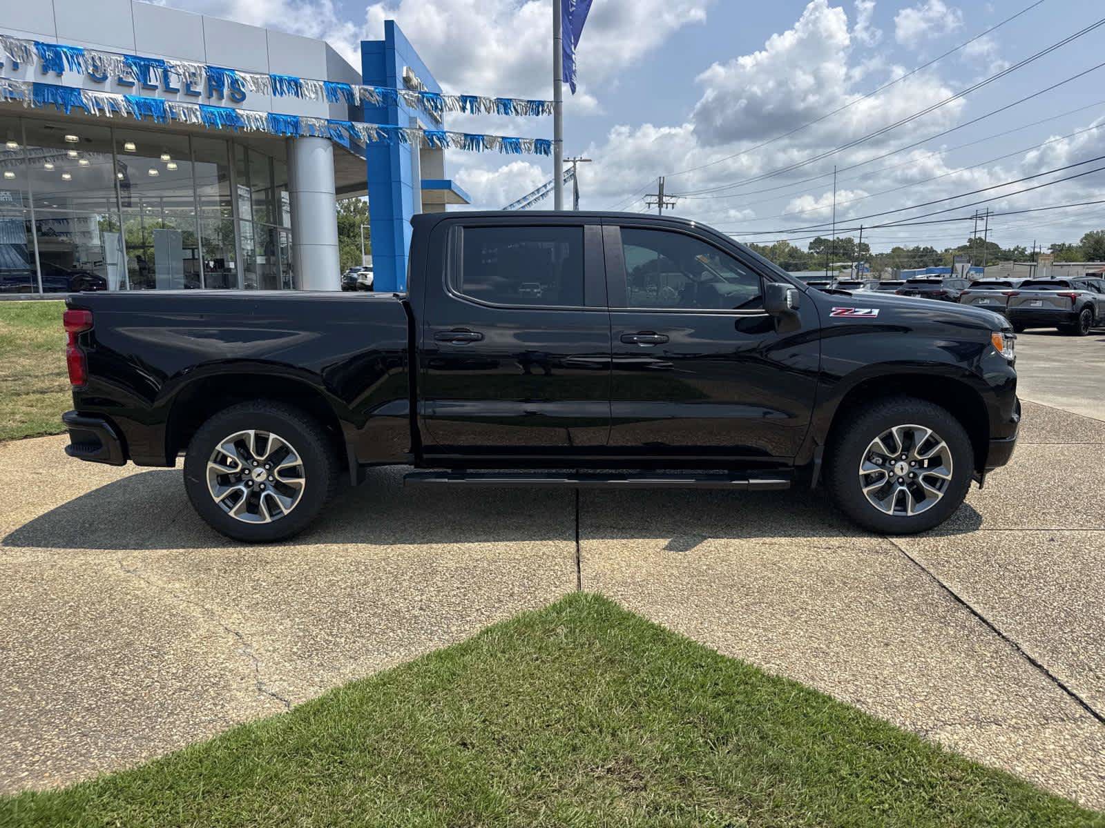 New 2026 Chevrolet Silverado 1500 RST w/ RST All Star Premium Package AWD/4WD image 6