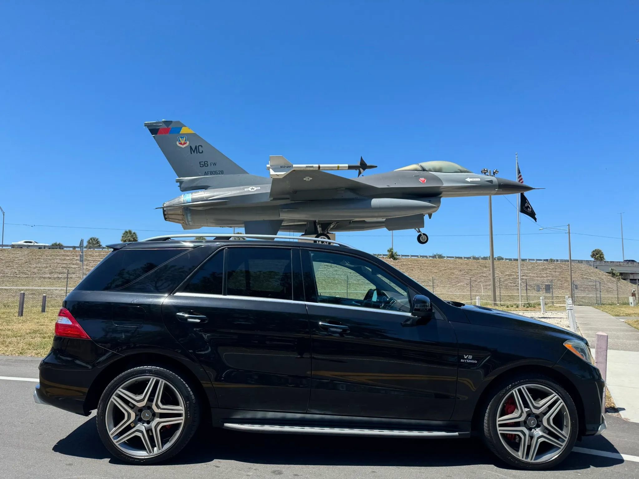 Used 2012 Mercedes-Benz ML 63 AMG 4MATIC w/ AMG Performance Pkg image 1