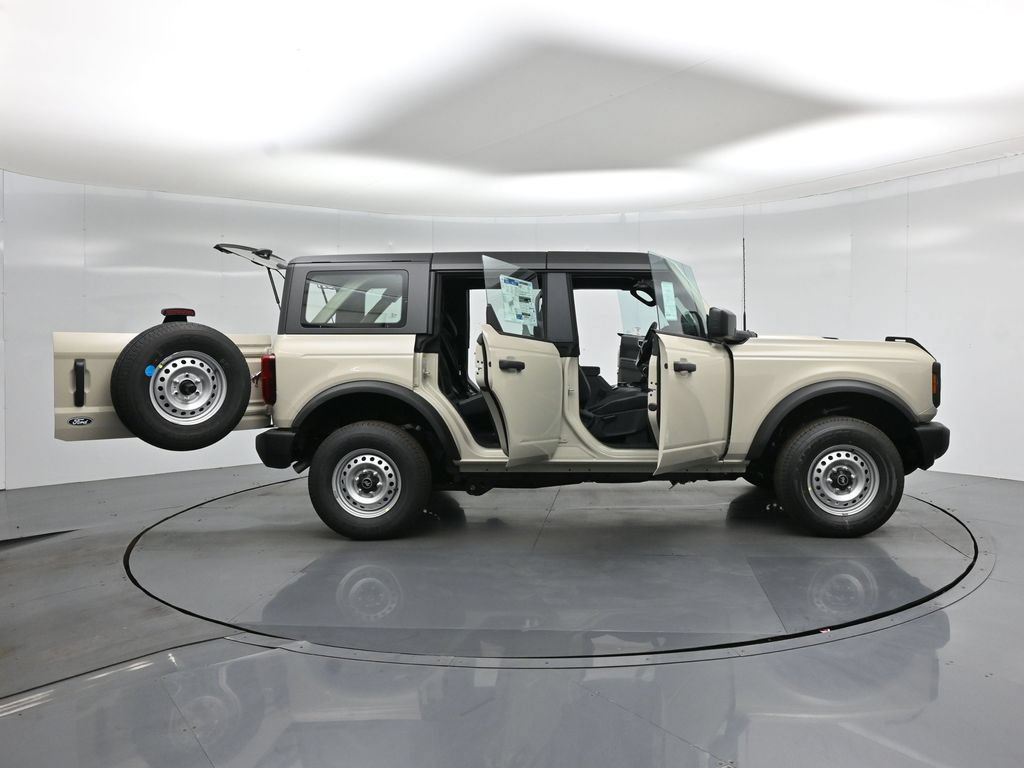 New 2026 Ford Bronco 4-Door AWD/4WD image 4
