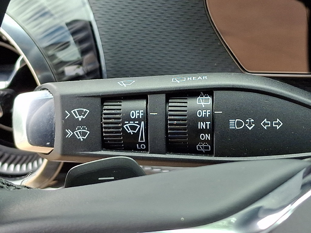 Used 2025 Chevrolet Equinox LT AWD/4WD image 26
