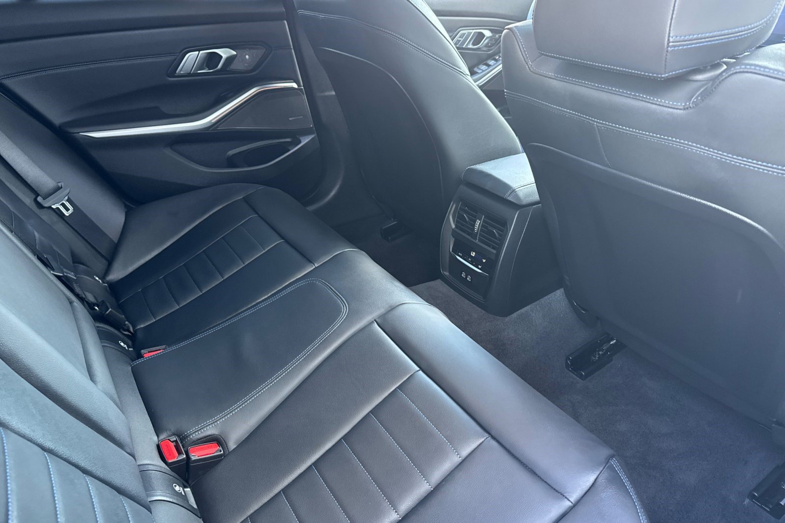 Used 2026 BMW M340i Sedan w/ Premium Package RWD image 32