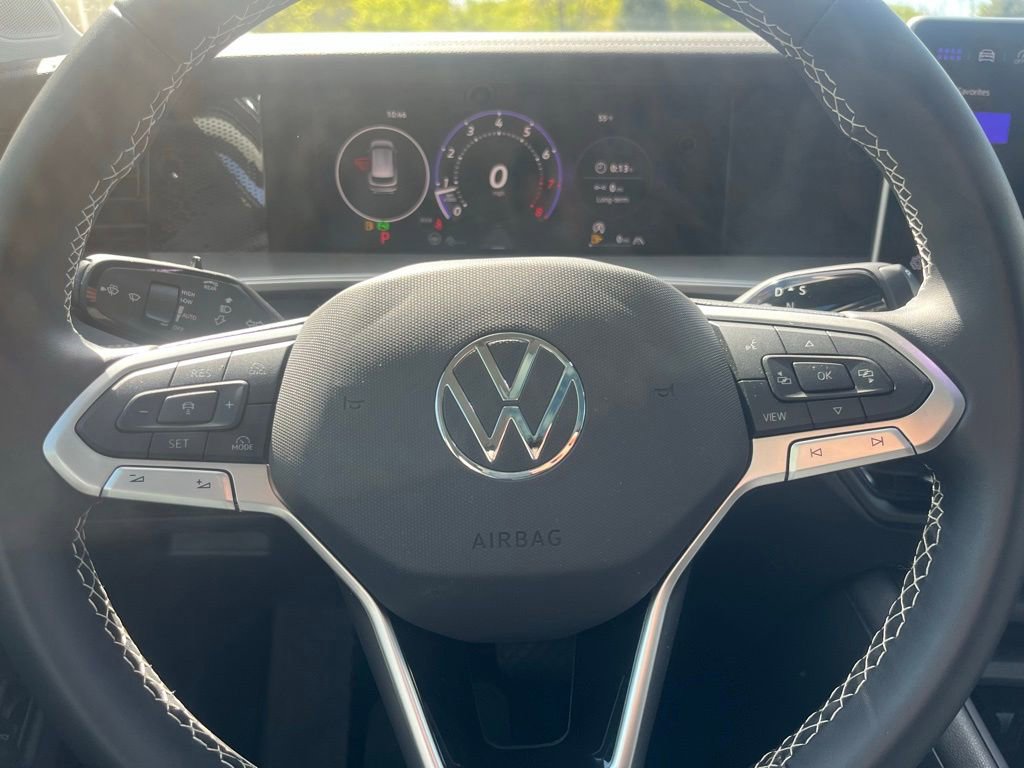 Certified 2025 Volkswagen Tiguan SE w/ Panoramic Sunroof Package AWD/4WD image 20