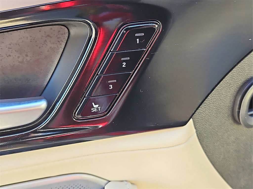 Certified 2025 Acura MDX w/ Technology Package image 18
