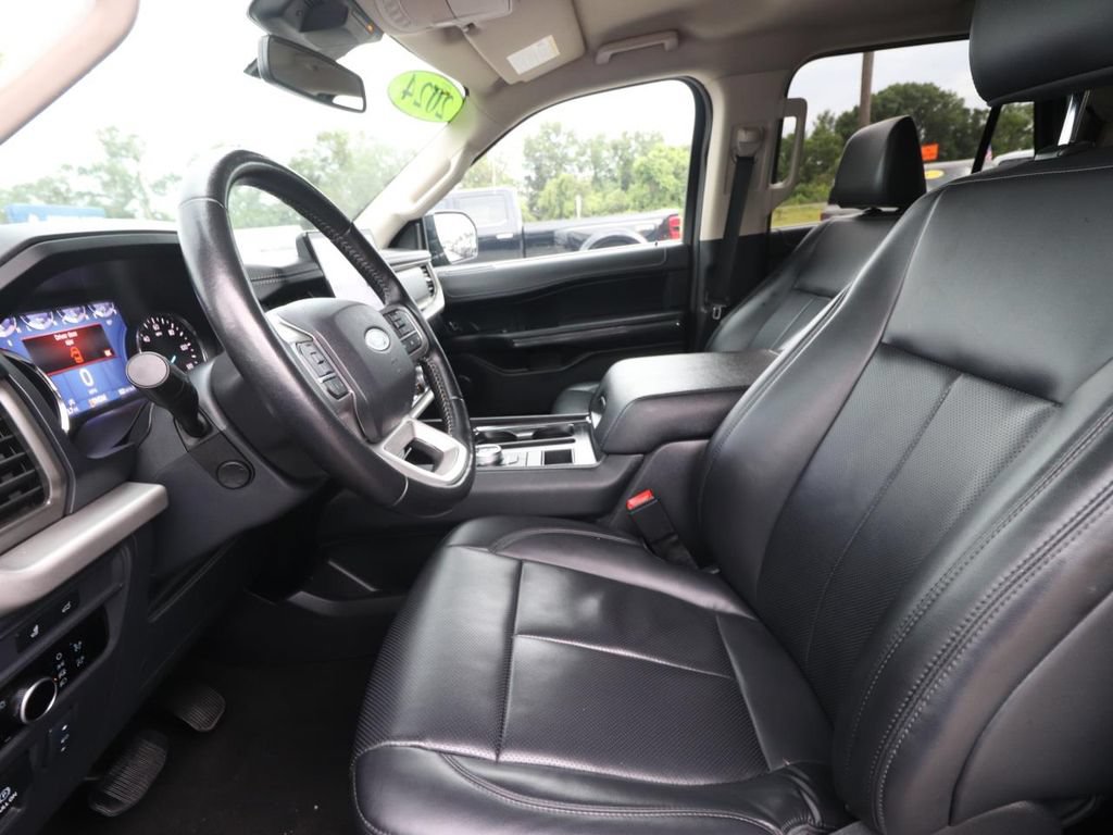 Certified 2024 Ford Expedition XLT RWD image 2
