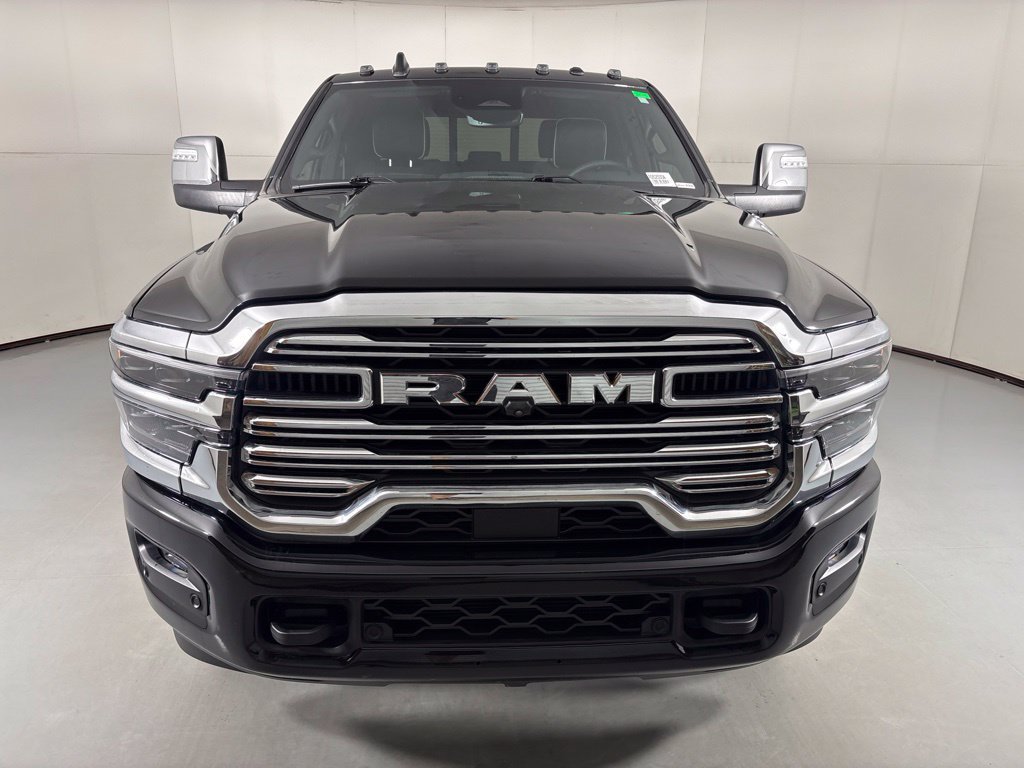 Used 2025 RAM 2500 Laramie w/ Towing Technology Group AWD/4WD image 3