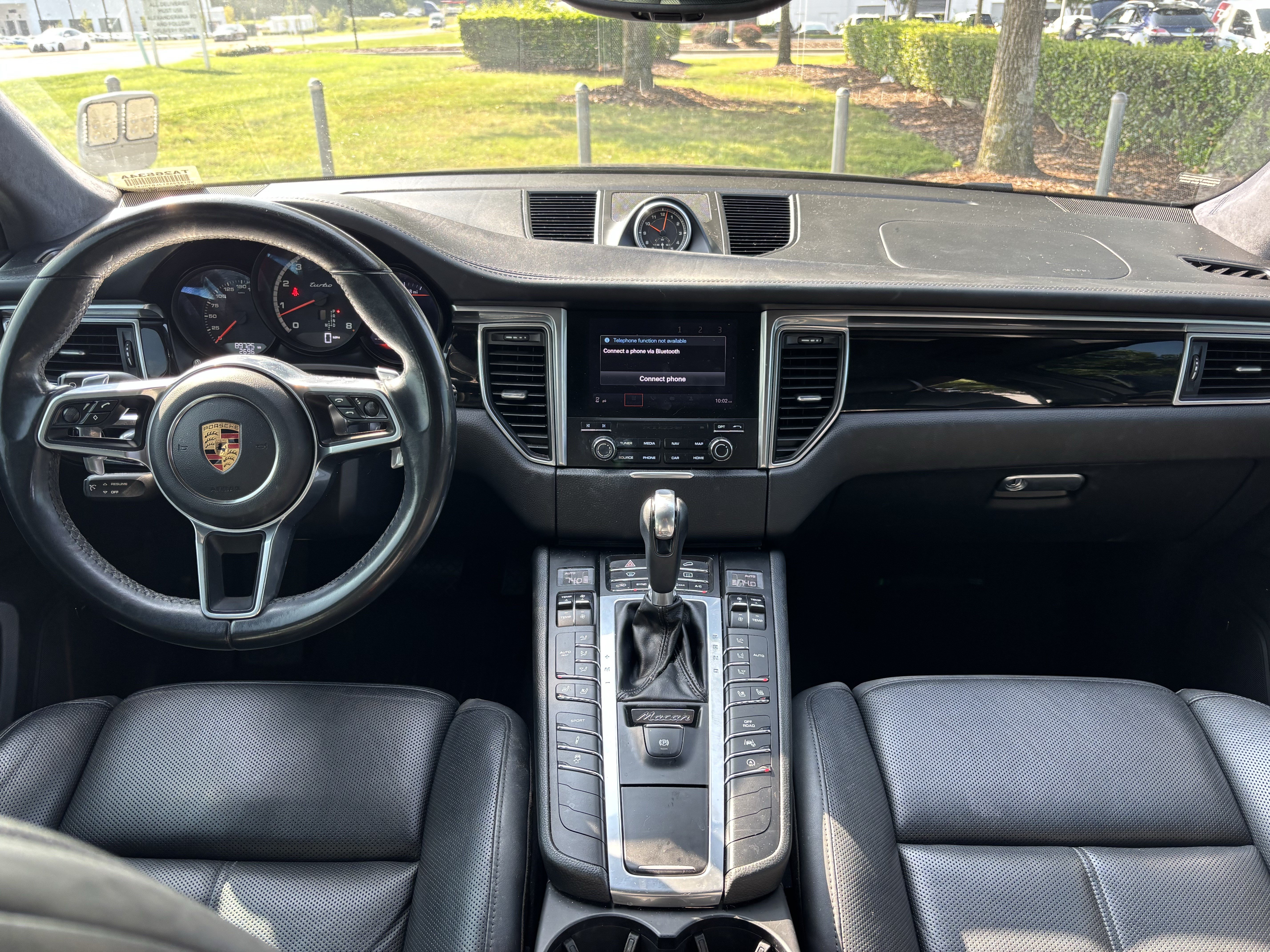Used 2018 Porsche Macan Turbo AWD/4WD image 30