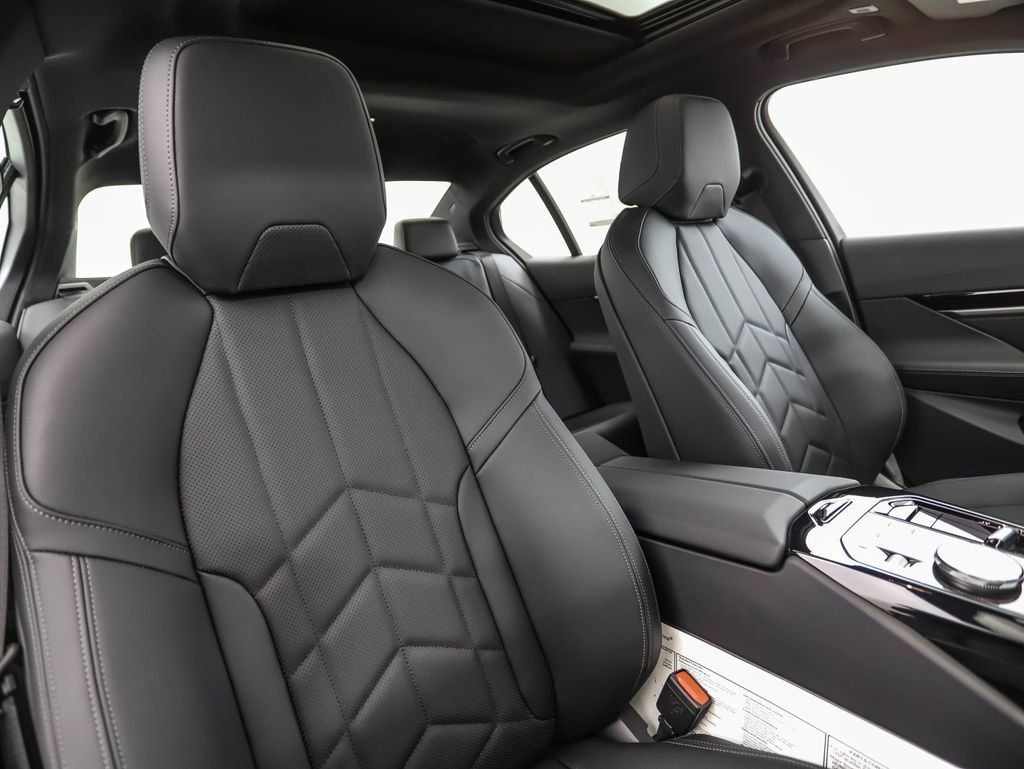 New 2026 BMW 530i xDrive w/ M Sport Package image 32