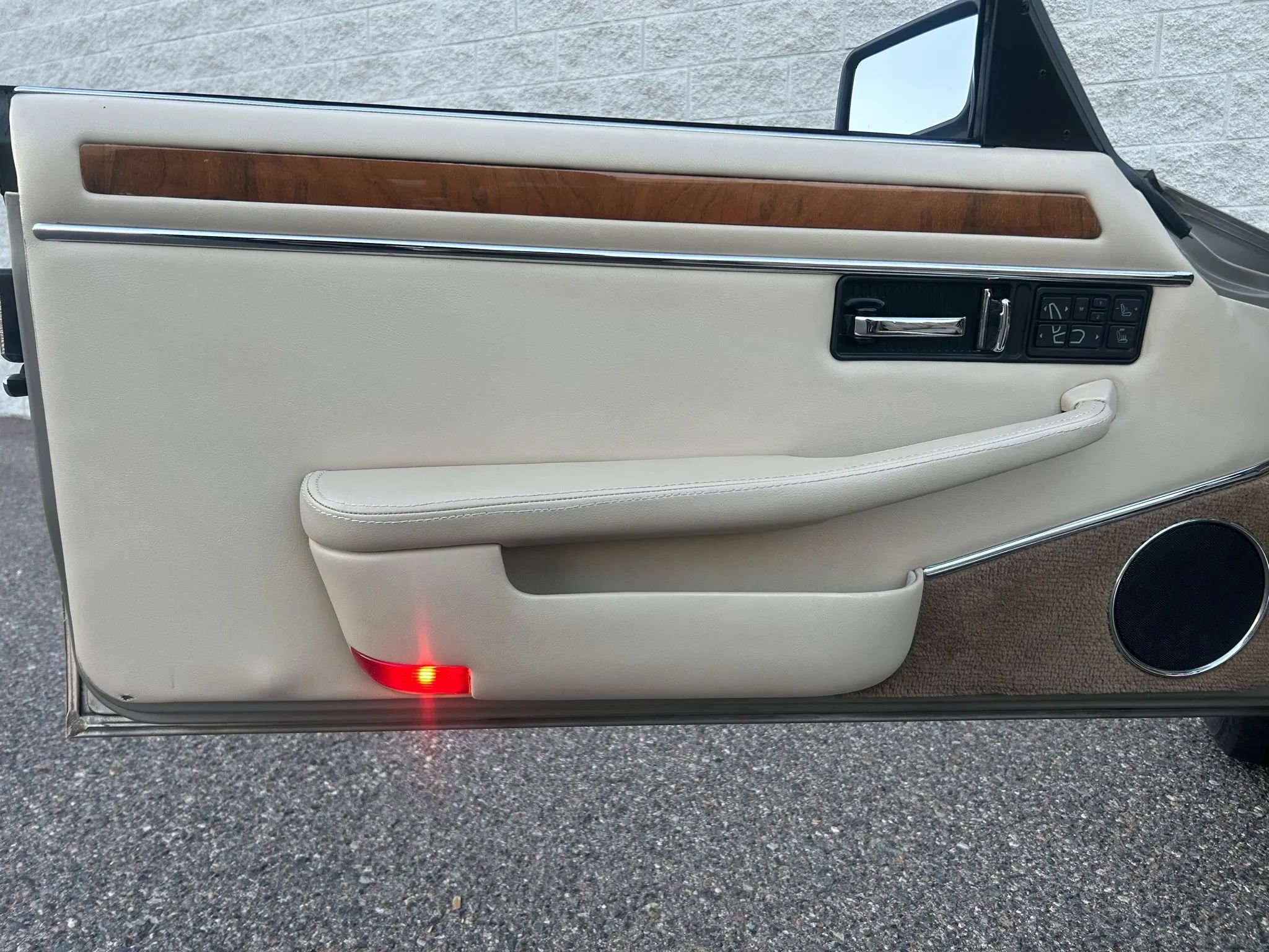 Used 1996 Jaguar XJS 4.0 Convertible image 11