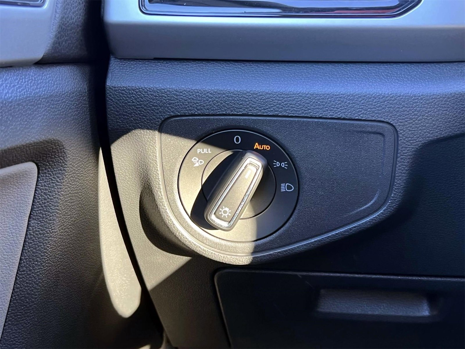 Used 2023 Volkswagen Atlas Cross Sport SE image 26