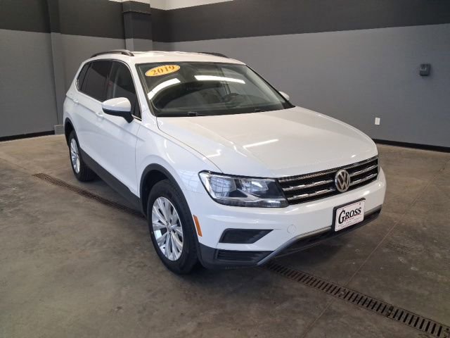 Used 2019 Volkswagen Tiguan SE image 2