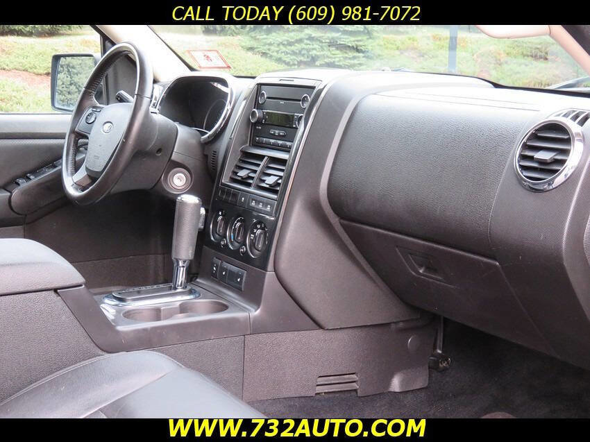 Used 2010 Ford Explorer XLT image 6