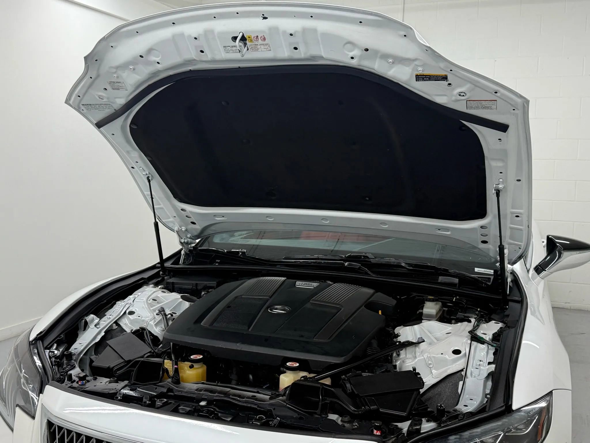 Used 2018 Lexus LS 500 w/ Accessory Package (Z2) image 54