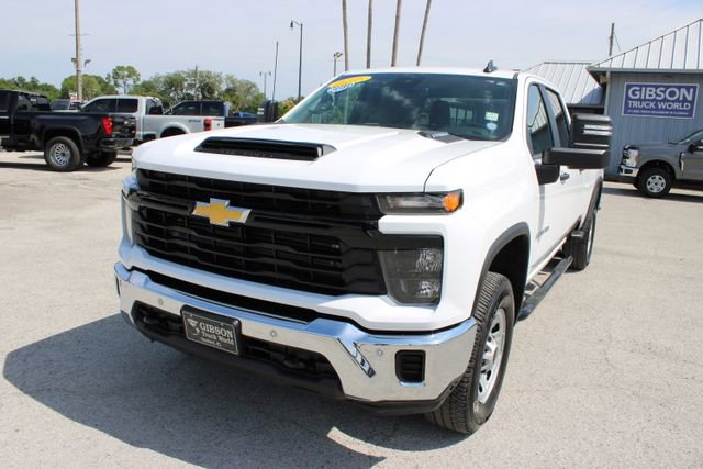 Used 2025 Chevrolet Silverado 2500 W/T w/ WT/CX Safety Package AWD/4WD image 3