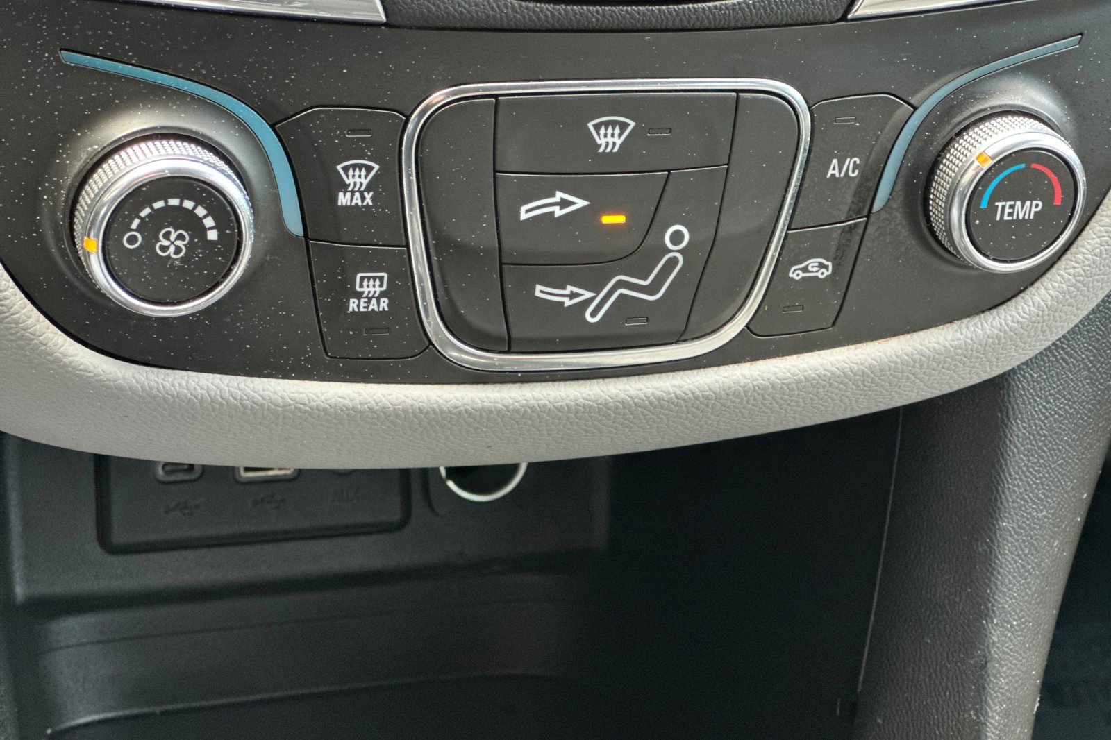 Used 2021 Chevrolet Equinox LS w/ LS Convenience Package image 20