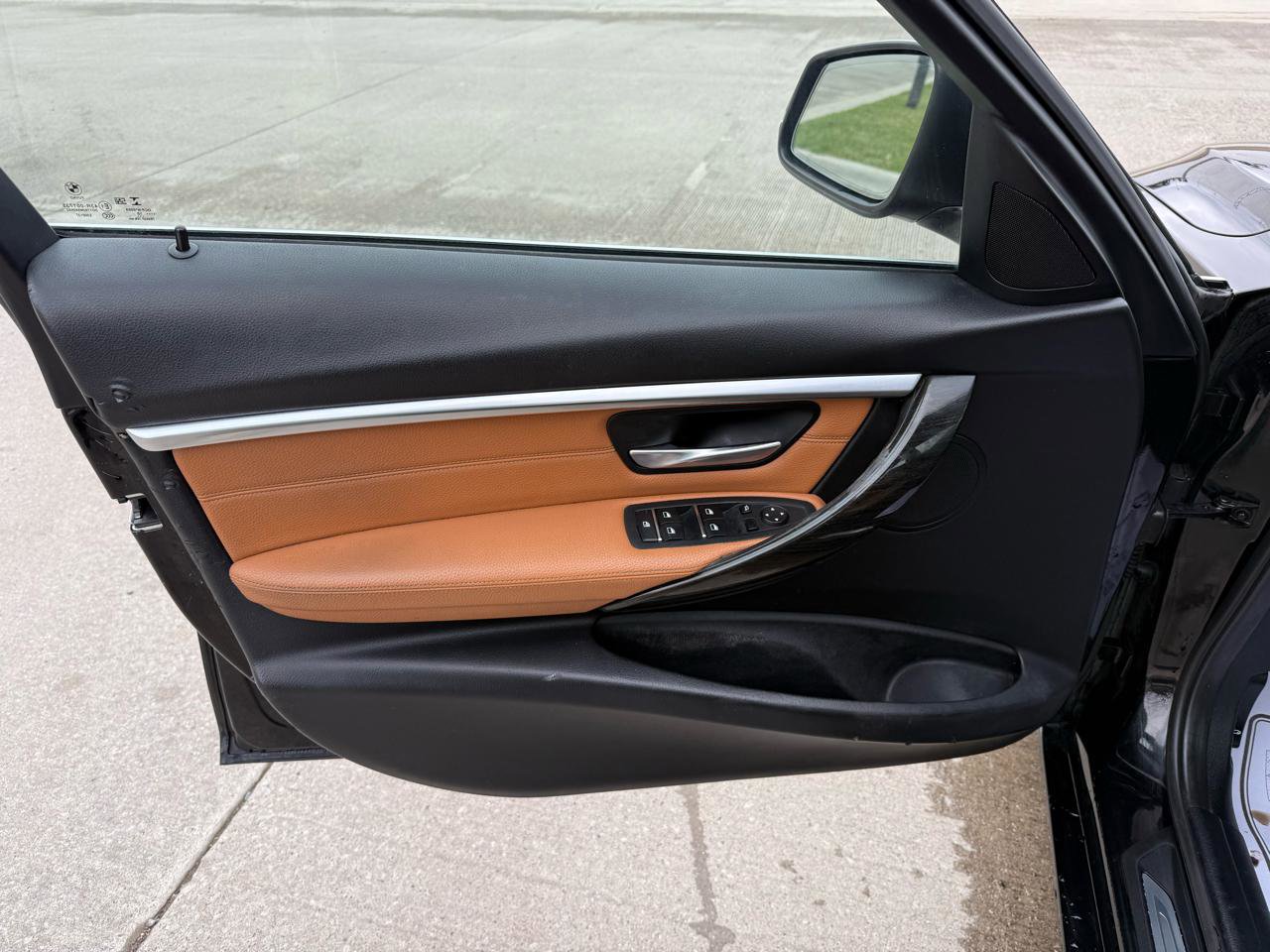 Used 2018 BMW 330i xDrive Sedan w/ Convenience Package image 10