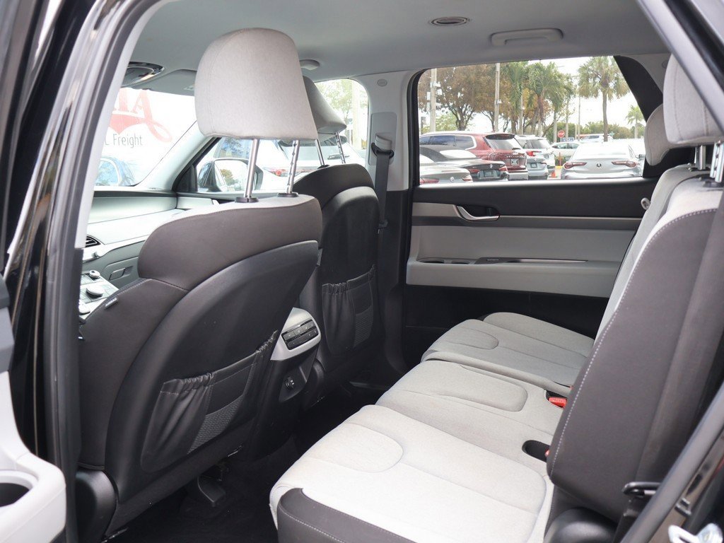 Used 2022 Hyundai Palisade SE image 32