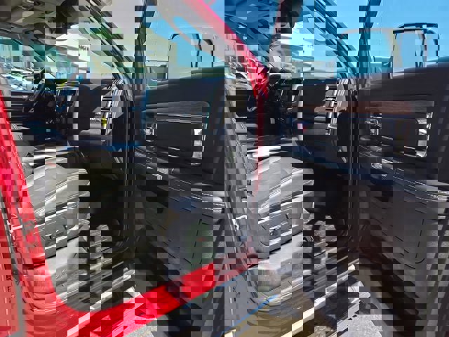 Used 2018 RAM 3500 Laramie image 13