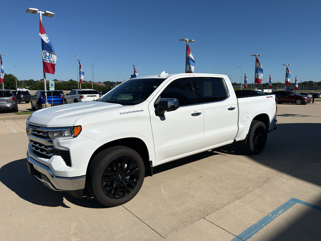 Used 2022 Chevrolet Silverado 1500 LTZ AWD/4WD video 1