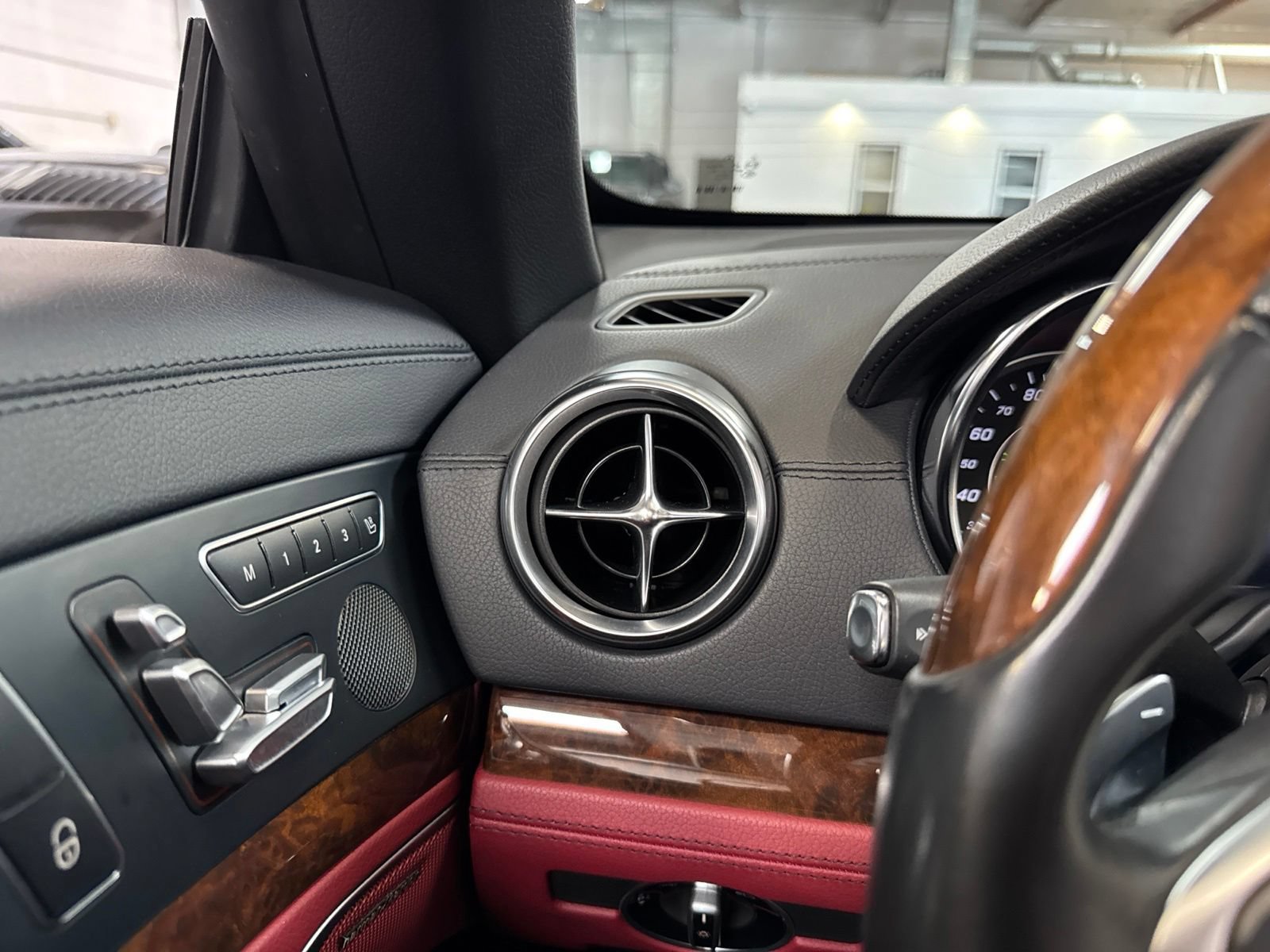 Used 2019 Mercedes-Benz SL 550 image 38