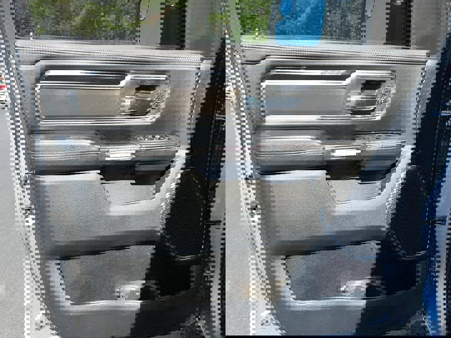 Used 2019 RAM 1500 Laramie w/ Sport Appearance Package image 13