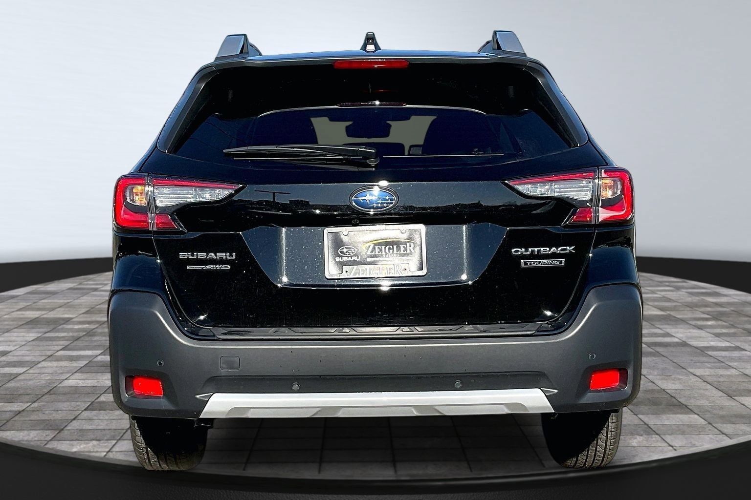 Certified 2025 Subaru Outback Touring w/ Popular Package #2 image 4