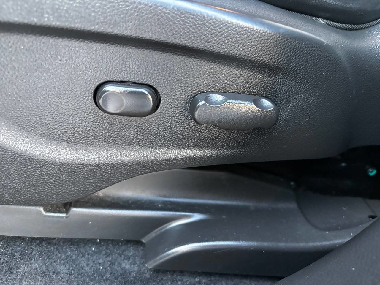 Used 2018 Buick Encore Preferred image 33