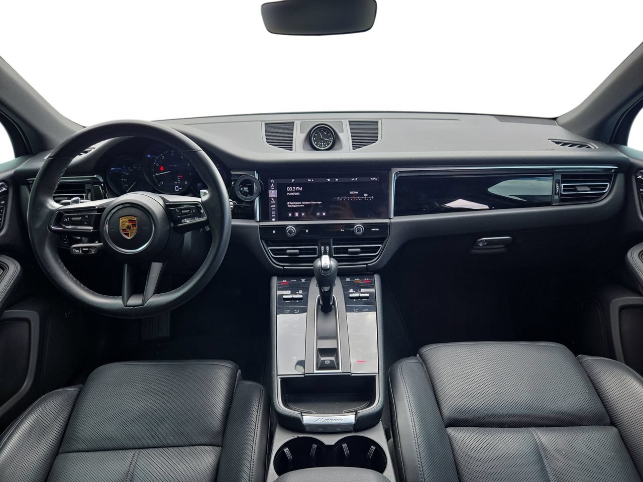 Used 2023 Porsche Macan Turbo AWD/4WD image 9