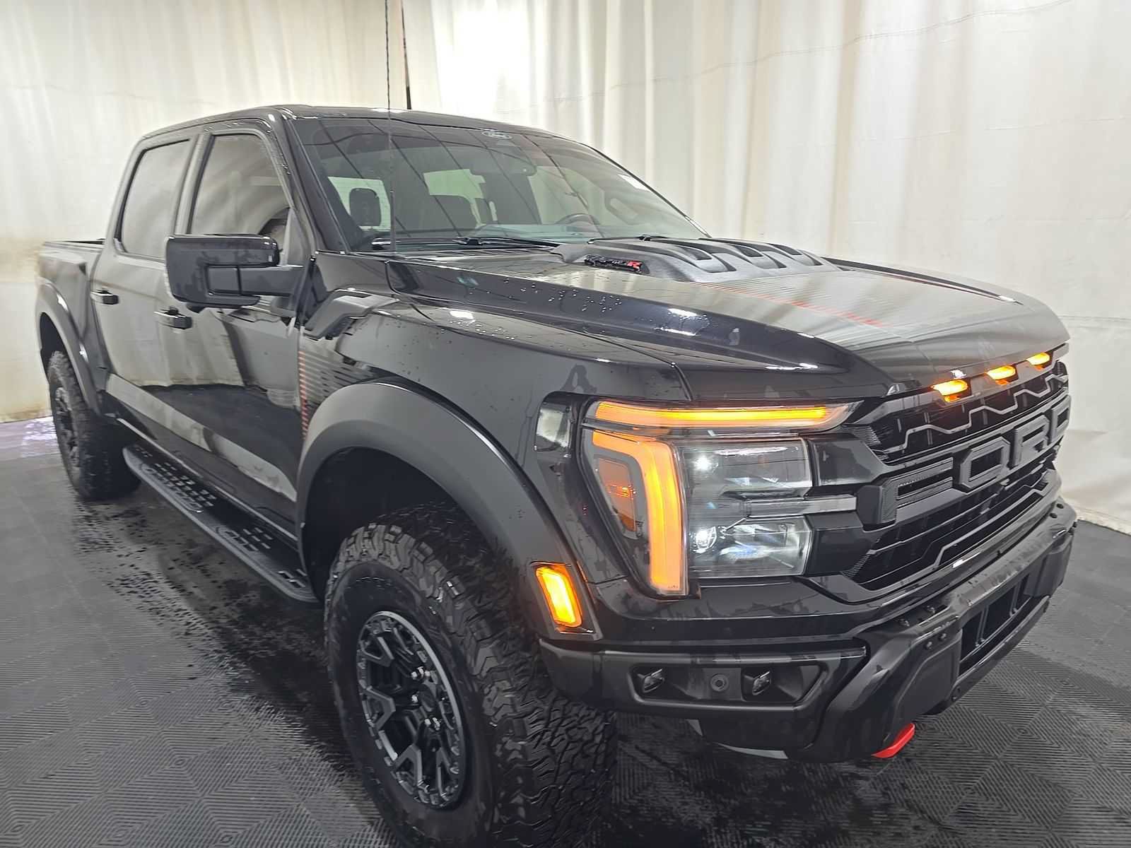 Used 2025 Ford F150 Raptor w/ Equipment Group 803A Raptor R AWD/4WD image 3