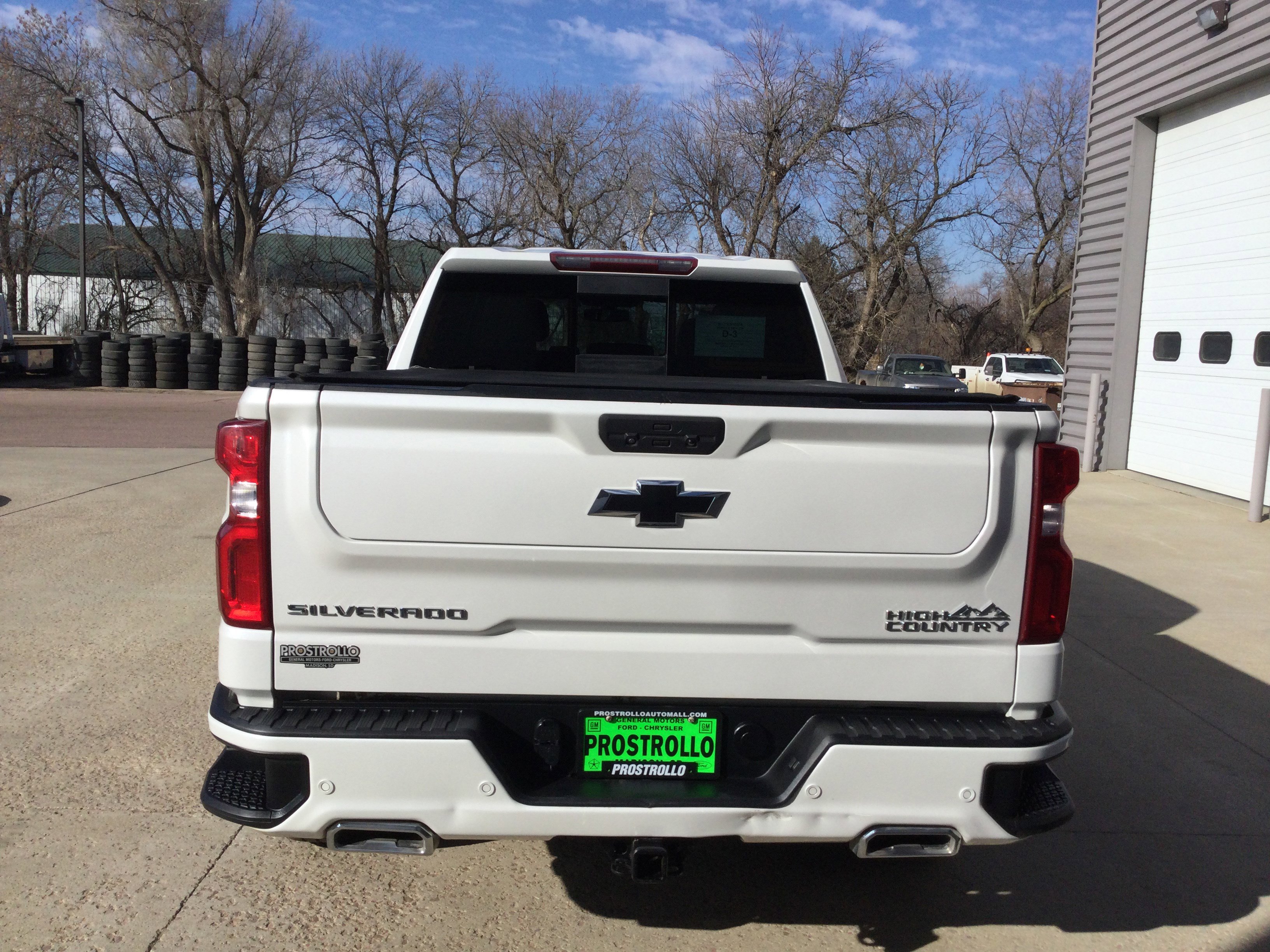 Used 2022 Chevrolet Silverado 1500 High Country w/ Z71 Off-Road Package image 4