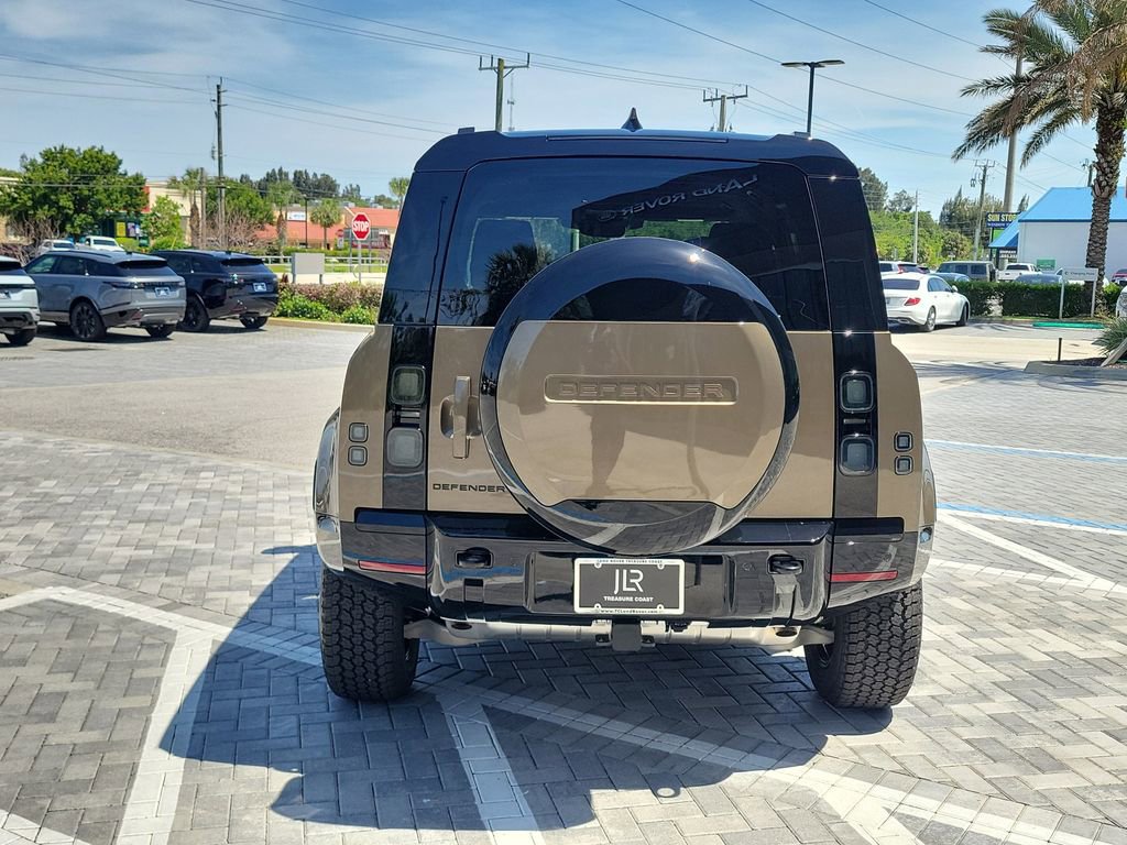 New 2026 Land Rover Defender 110 X-Dynamic SE AWD/4WD image 4