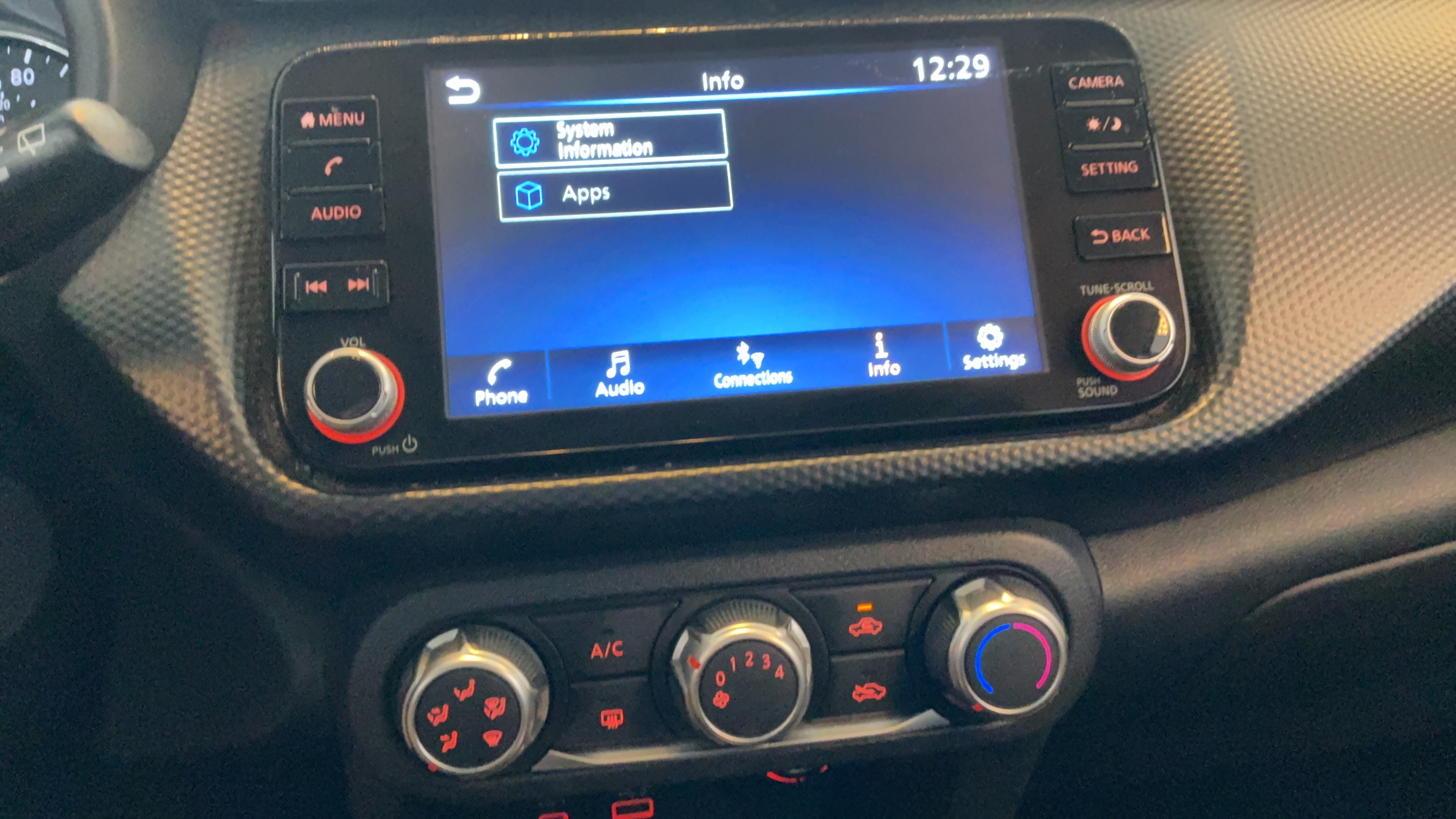 Used 2023 Nissan Kicks SV FWD image 13
