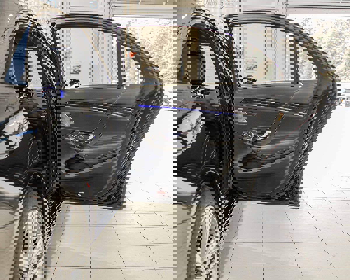 Used 2017 Mercedes-Benz S 550e Sedan w/ Premium Package image 40