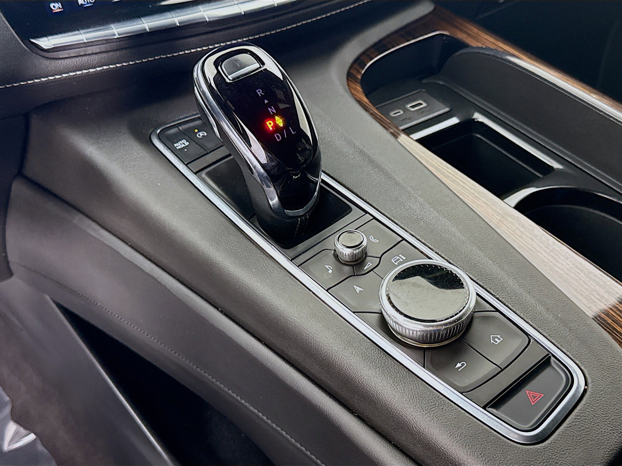 Used 2023 Cadillac Escalade Premium Luxury w/ LPO, Floor Liner Package AWD/4WD image 17