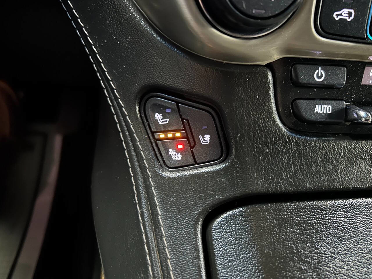 Used 2017 GMC Yukon XL Denali w/ Open Road Package image 27