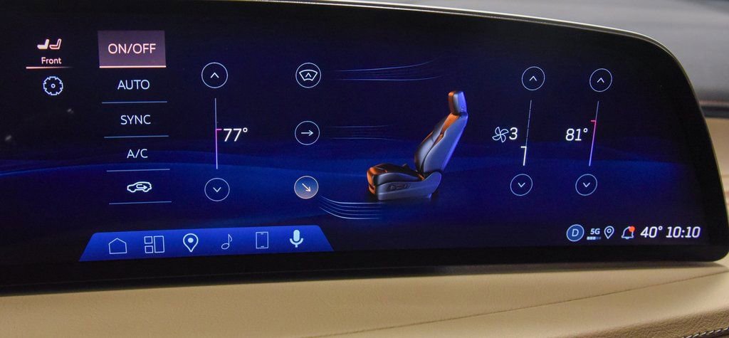 Used 2024 Cadillac XT4 Premium Luxury image 19