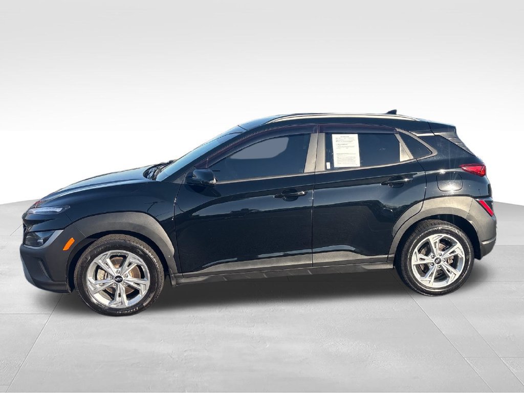 Used 2023 Hyundai Kona SEL AWD/4WD image 2