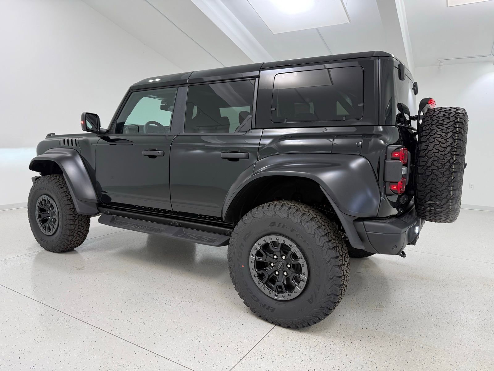 New 2025 Ford Bronco Raptor w/ Interior Carbon Fiber Pack image 4