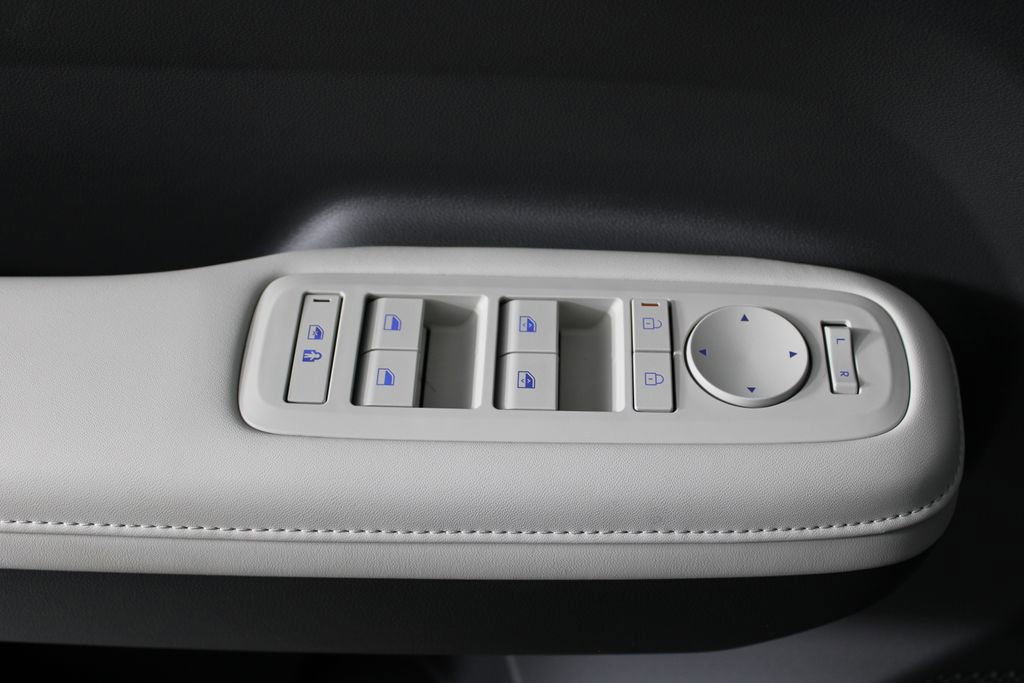 Used 2026 Hyundai Santa Fe SEL w/ Tow & Go Package image 24