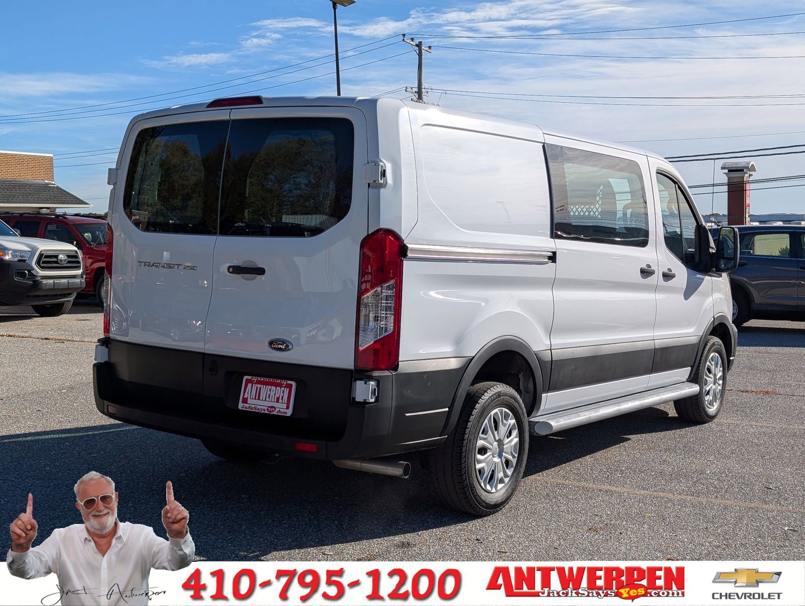 Used 2024 Ford Transit 250 Low Roof w/ Exterior Upgrade Package image 3