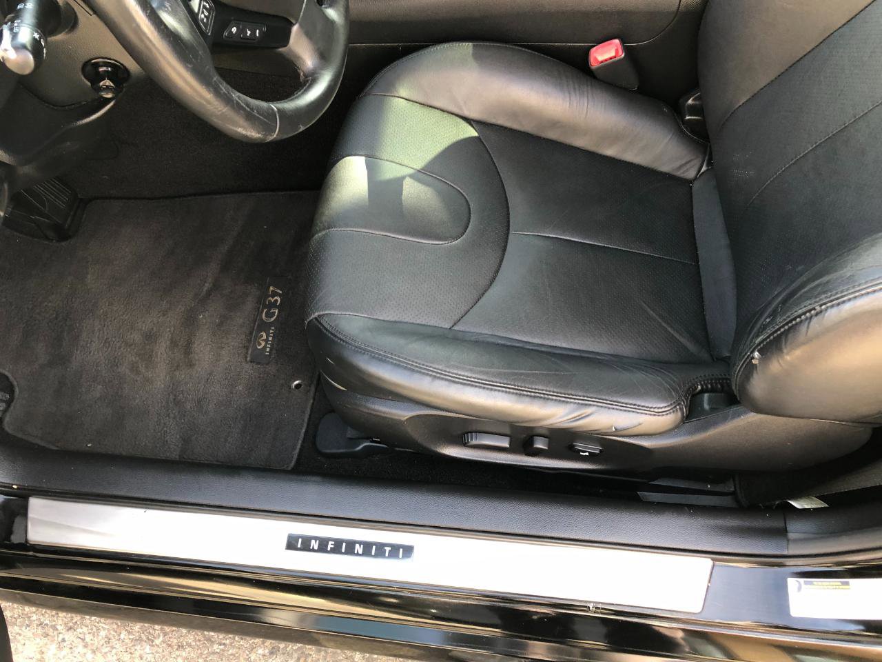 Used 2013 INFINITI G37 Journey w/ Premium Pkg image 11